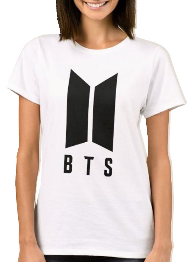 فرست بيس تيشيرت برسومات فرقة BTS أبيض - Image 1
