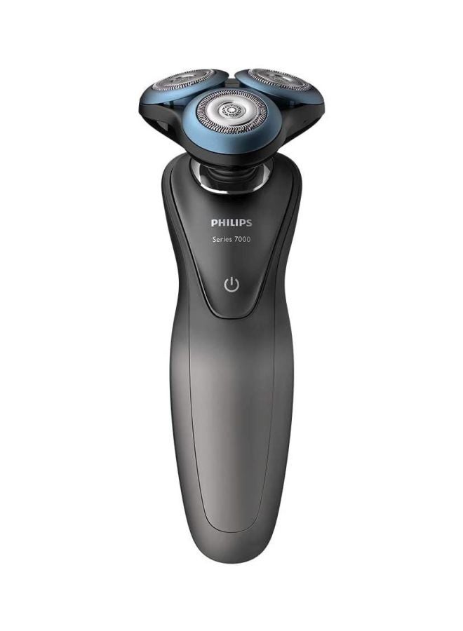3-Piece Series 7000 S7960/17 Wet And Dry Electric Shaver Kit Black/Blue