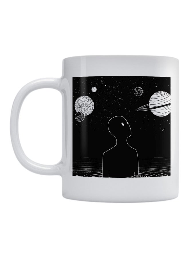 مج من السيراميك بطبعة تعبر عن النظام الشمسي أبيض/ أسود