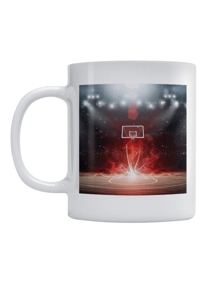 كوب قهوة مطبوع عليه صورة كرة سلة أبيض/ أسود