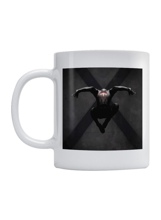 أتيك مج بطبعة صورة سبايدرمان أبيض/ أسود