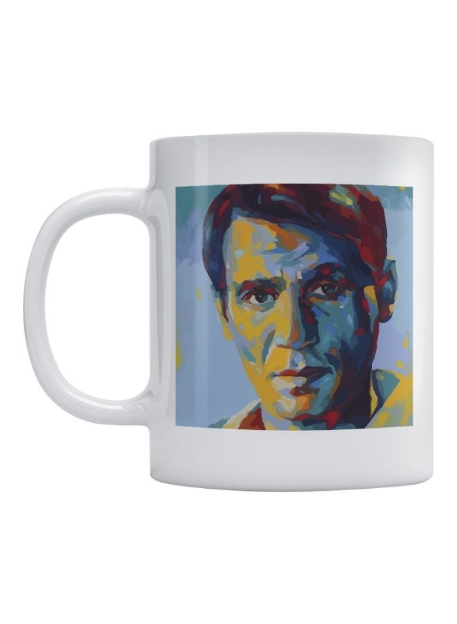 مج من السيراميك مطبوعة عليه صورة الفنان العربي عبد الحليم حافظ أبيض/أزرق/أصفر 350ملليلتر