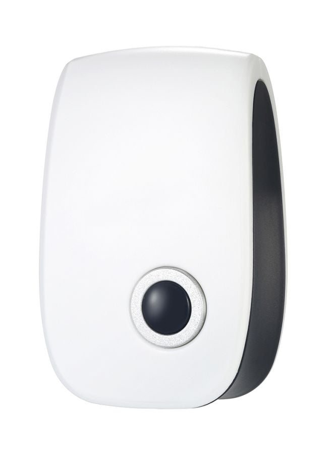 4-Piece Electronic Ultrasonic Pest Repeller 6W White - Image 1