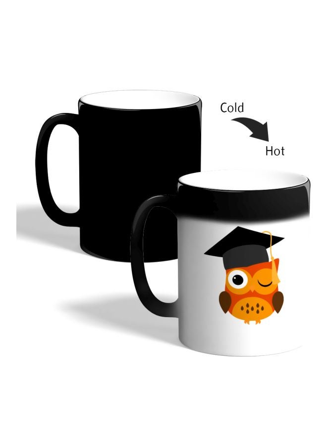 ديكالاك مج متغير اللون بطبعة بومة التخرج أسود - Image 2