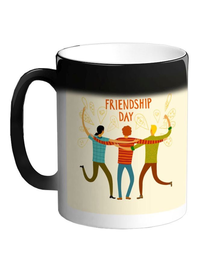 ديكالاك مج قهوة متغير اللون بطبعة عن عيد الصداقة أسود - Image 1