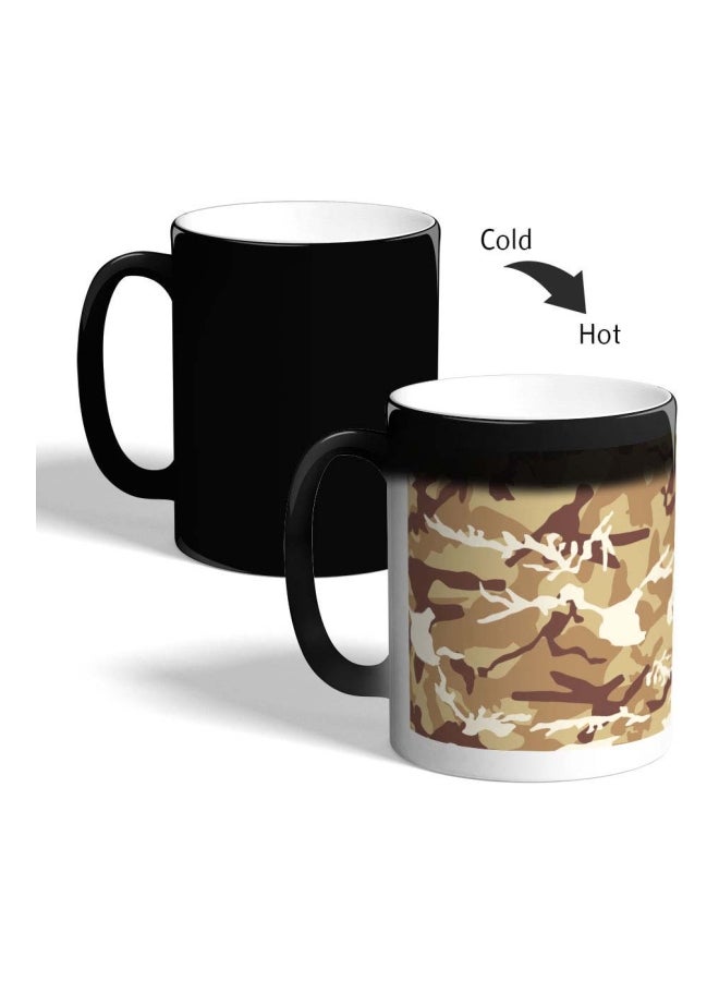 ديكالاك مج قهوة متغير اللون بطبعة ملابس الجيش أسود 325ملليلتر - Image 2