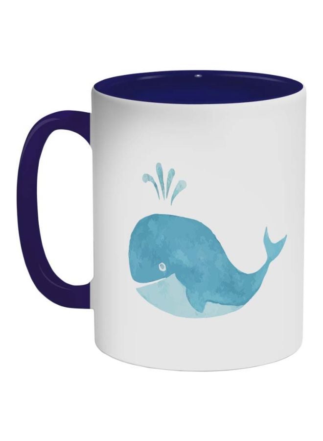 مج قهوة مطبوع عليه رسمة كرتونية لحوت أزرق/ أبيض