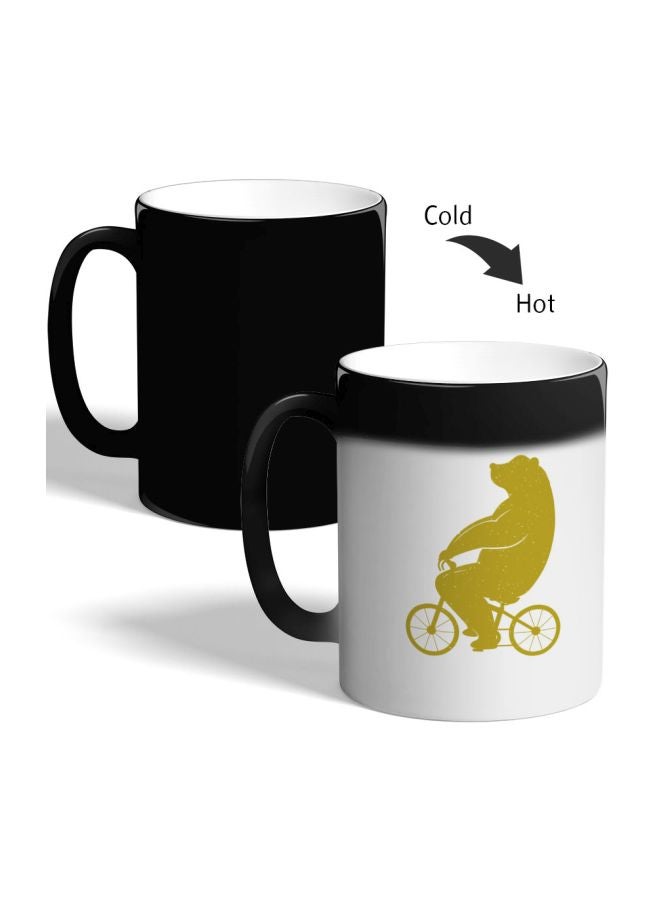 ديكالاك مج قهوة بتصميم لون متغير بطبعة دب على دراجة أسود - Image 2