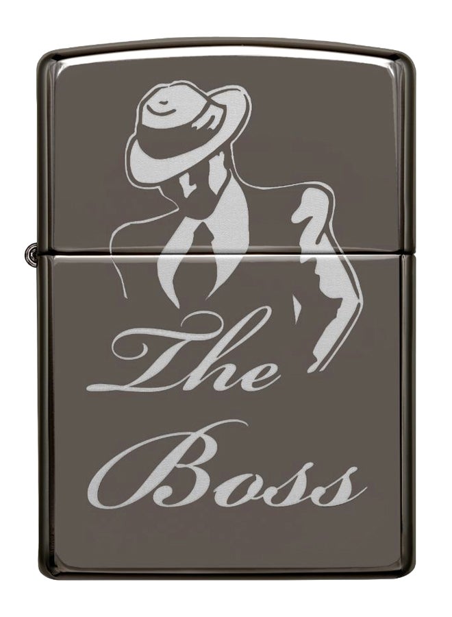زيبو ولاعة تعمل بالغاز بتصميم عبارة 'The Boss' 8.5 x 6سم - Image 1