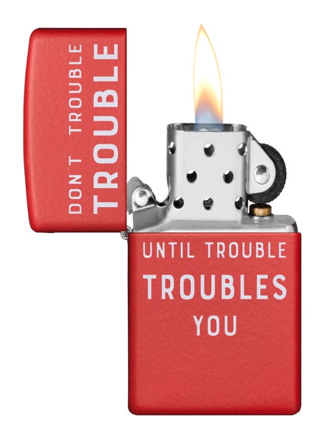 زيبو ولاعة تعمل بالغاز بطبعة كلمة Trouble 8.5 x 6سم - Image 2