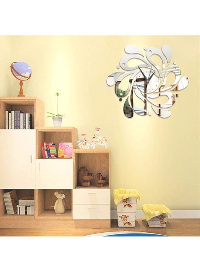 شاربدو ساعة حائط بتصميم فني فضي 25 x 25سم - Image 2