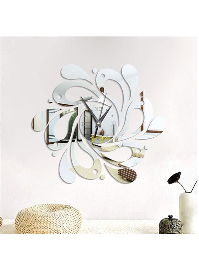 شاربدو ساعة حائط بتصميم فني فضي 25 x 25سم - Image 3