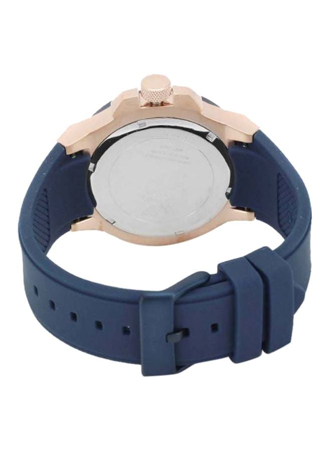 GUESS Men's Water Resistant Analog Watch W0247G3 - Image 2