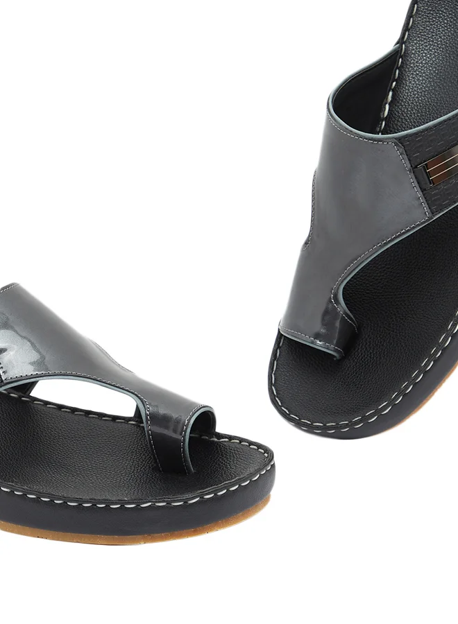 shoexpress Toe-Ring Arabic Sandals Black