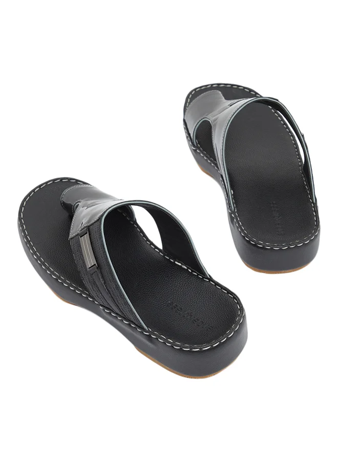 shoexpress Toe-Ring Arabic Sandals Black