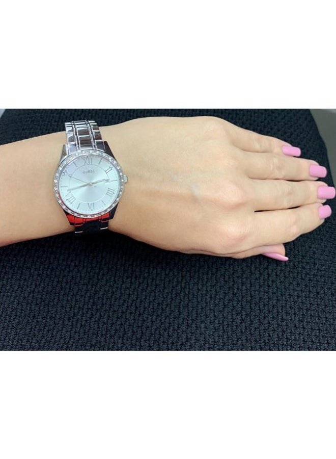 GUESS women Water Resistant Analog Watch W0985L1 - Image 5