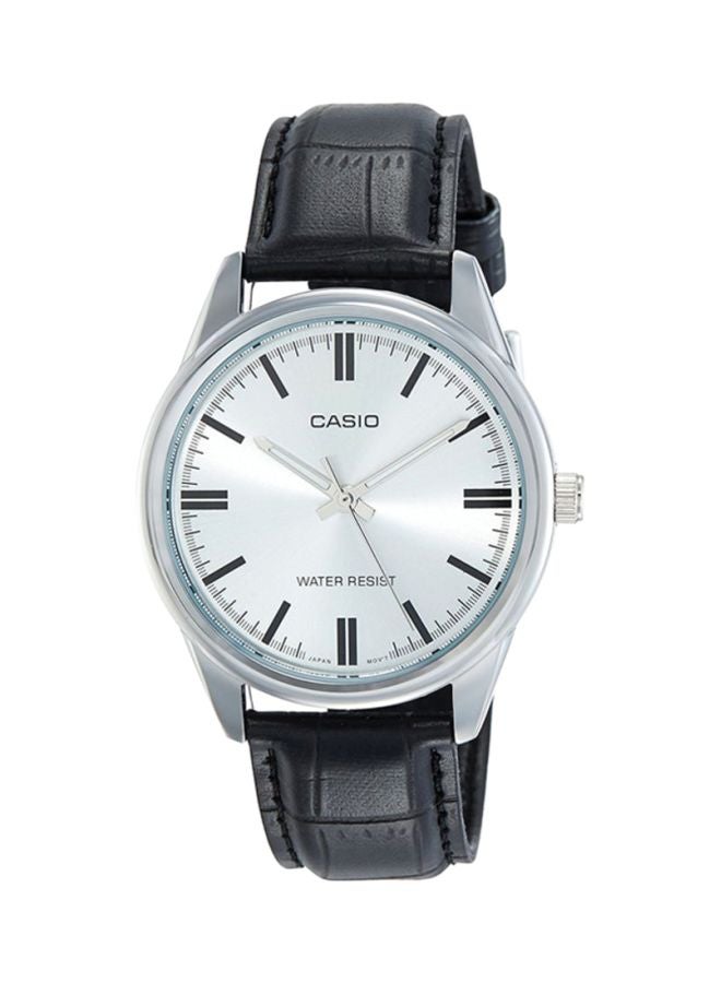 CASIO Women's Water Resistant Analog Watch LTP-V005L-7A - 28 mm - Black - Image 1