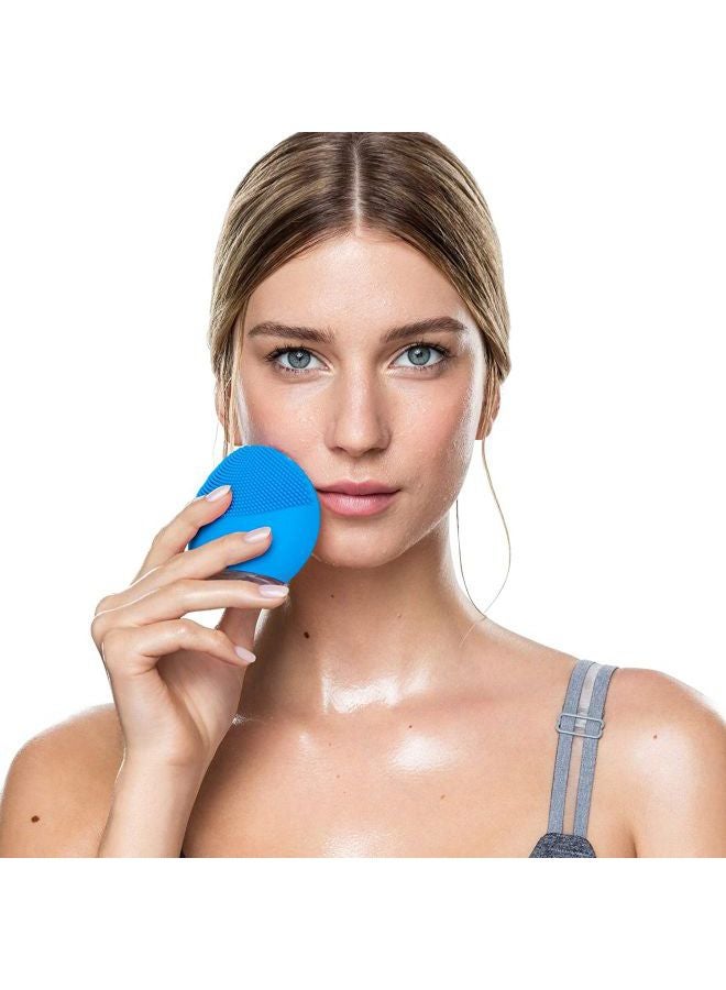 Luna Mini 2 Facial Cleansing Massager Brush Sky Blue - Image 4