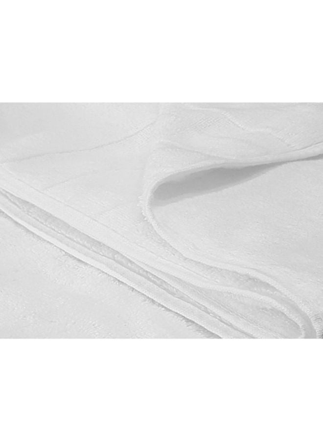 homes r us - Lauren Bath Towel White 70 x 140cm - Image 1