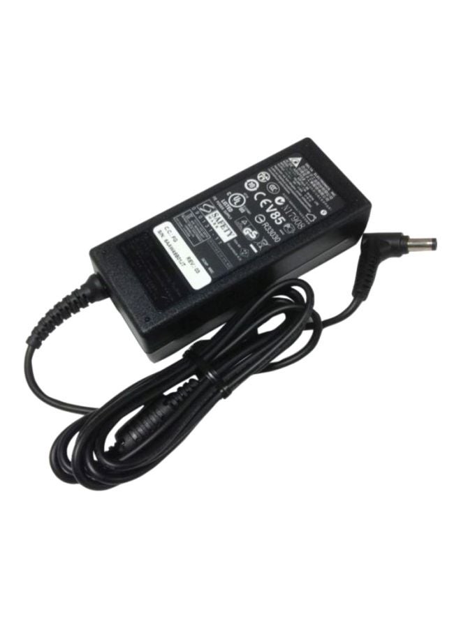 Toshiba 3-Pin AC Adapter Black - Image 1