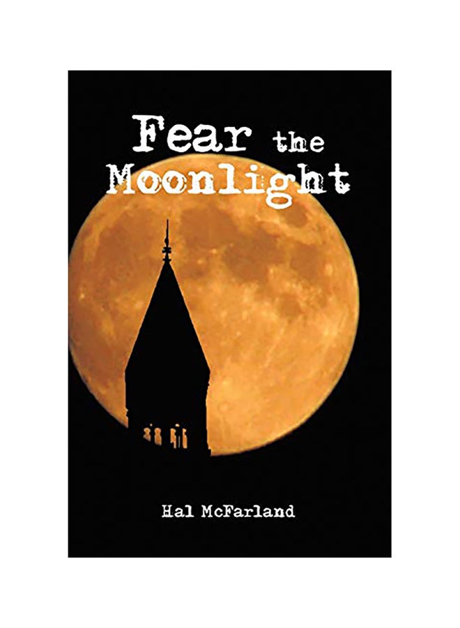 Fear the Moonlight paperback english 