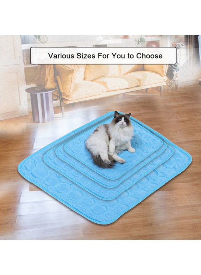 بساط تبريد للصيف بتصميم مربع أزرق 23x4x18سم - Image 2