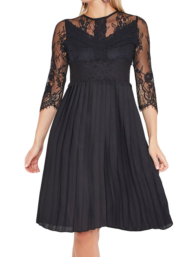 Stock - Yoke Pleat Detail Midi Dress Black - Image 1