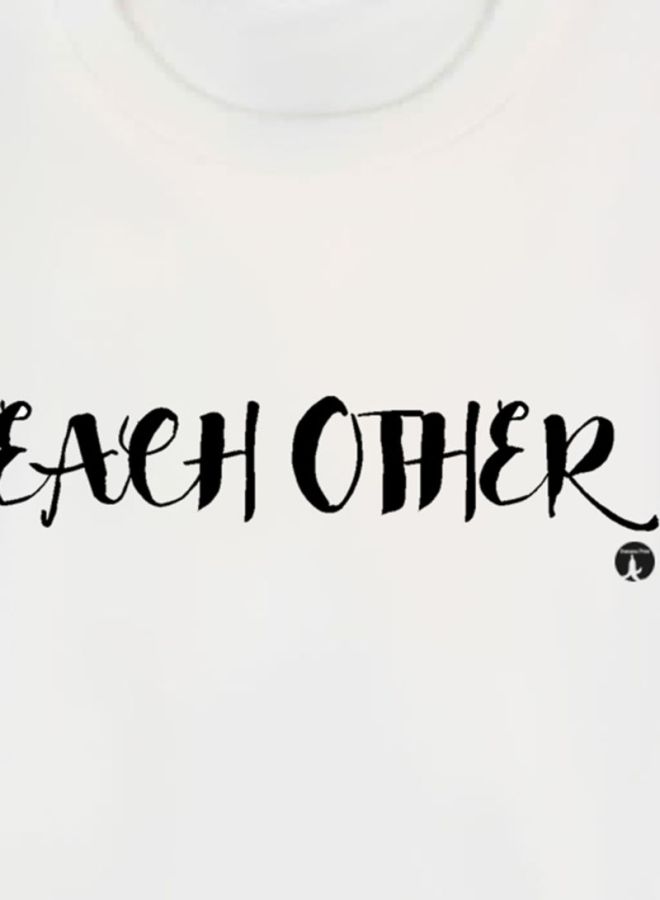 بي بي تيشيرت مطبوع عليه عبارات باللغة الإنجليزية أبيض - Image 3