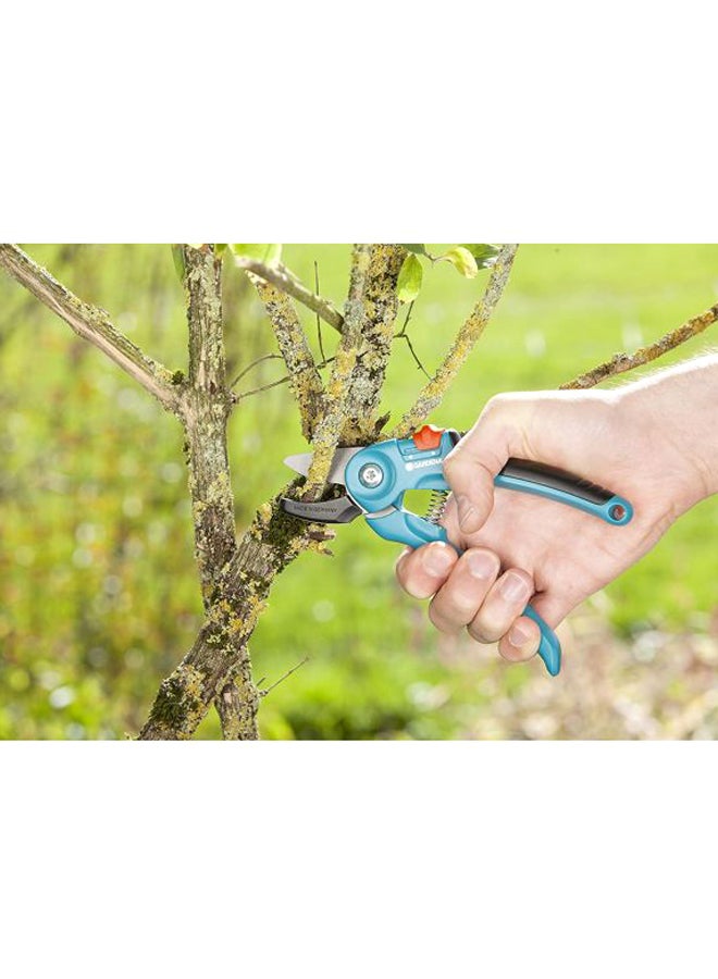 GARDENA Classic Bypass Secateur Blue/Black/Silver  - Image 5