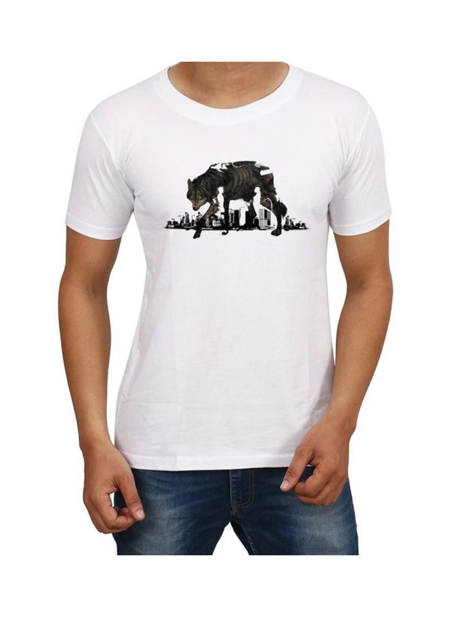 إم إي سي تيشيرت بتصميم ذئب في المدينة أبيض - Image 1