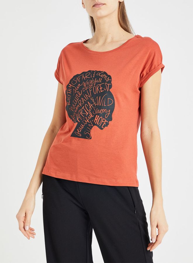 Jacqueline de Yong - Crew Neck Graphic T-shirt Brick Red - Image 1