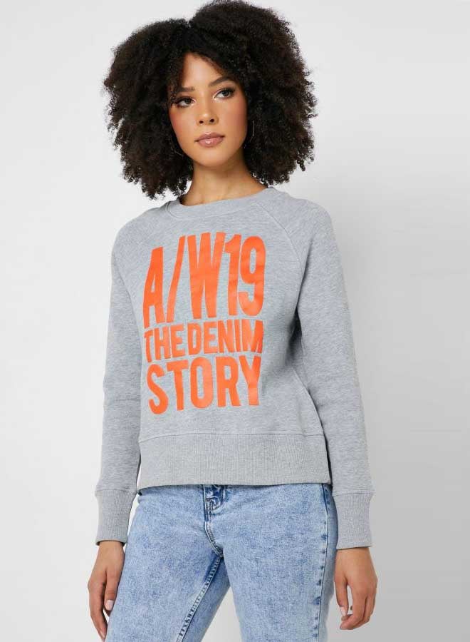 جاكلين دي يونج سويت شيرت قصير مزين بعبارة Denim Story رمادي  - Image 1