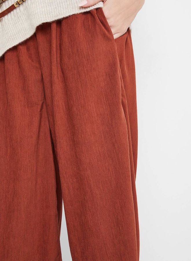 ستوك بنطال كوردروي بساق واسعة وحافة من المطاط أحمر - Image 4