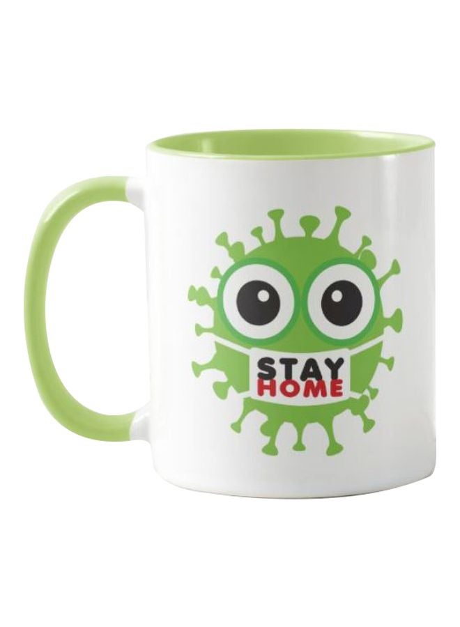 فرست بيس مج من السيراميك بطبعة فيروس كورونا وعبارة "Stay Home" أبيض/أخضر/أحمر - Image 1