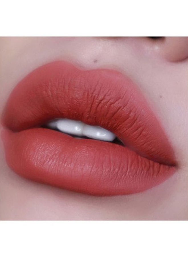 O.TWO.O Matte Liquid Lipstick 02 Pink  - Image 2