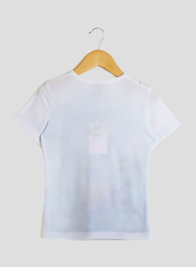 آل جابر تيشيرت مطبوع عليه بالإنجليزية "Dubai" أبيض/أزرق/أخضر - Image 2