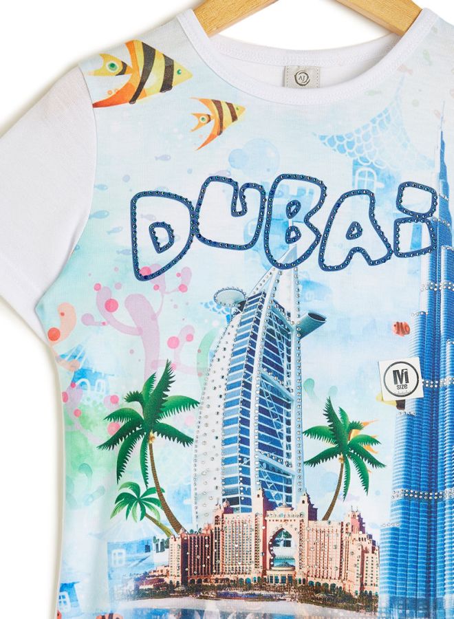 آل جابر تيشيرت مطبوع عليه بالإنجليزية "Dubai" أبيض/أزرق/أخضر - Image 3