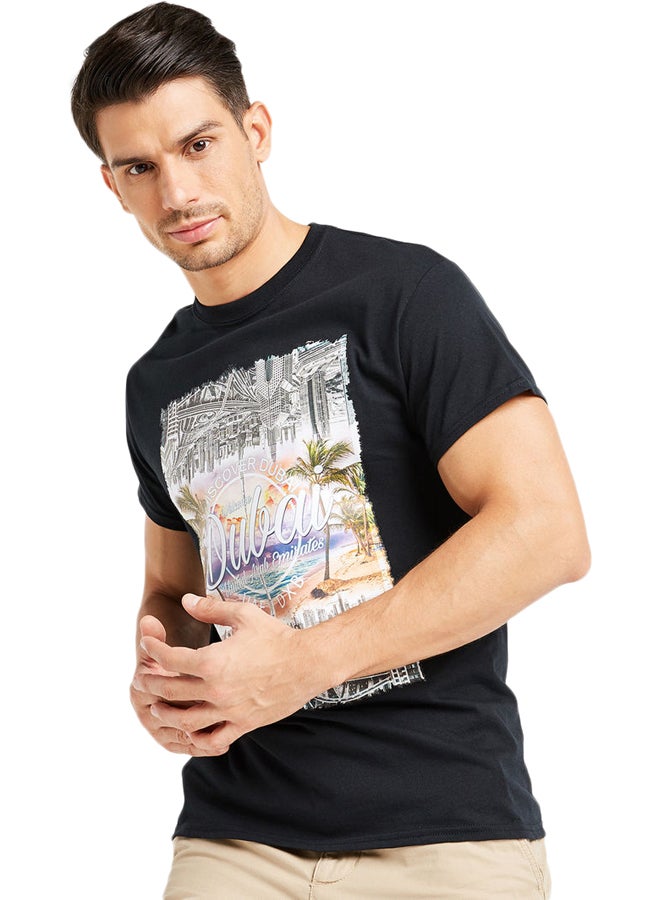 آل جابر تيشيرت مزين برسومات أسود - Image 1