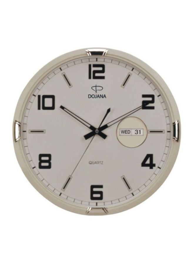 ساعة حائط بعقارب ذات تصميم دائري أبيض/بيج