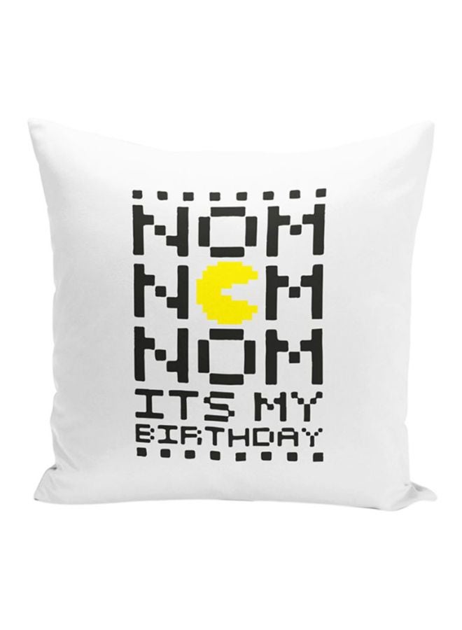 "وسادة زينة مطبوع عليها عبارة "Nom Nom Pacman" أبيض/أسود/أصفر 16x7x16بوصة