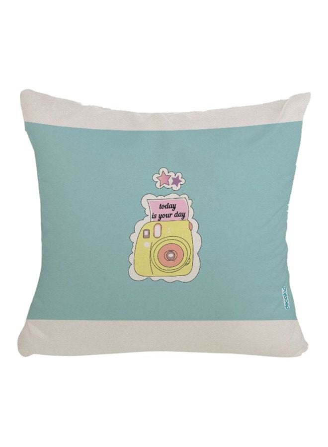 وسادة زينة بتصميم كاميرا كرتوني أزرق/ أصفر/ وردي 45x45سم