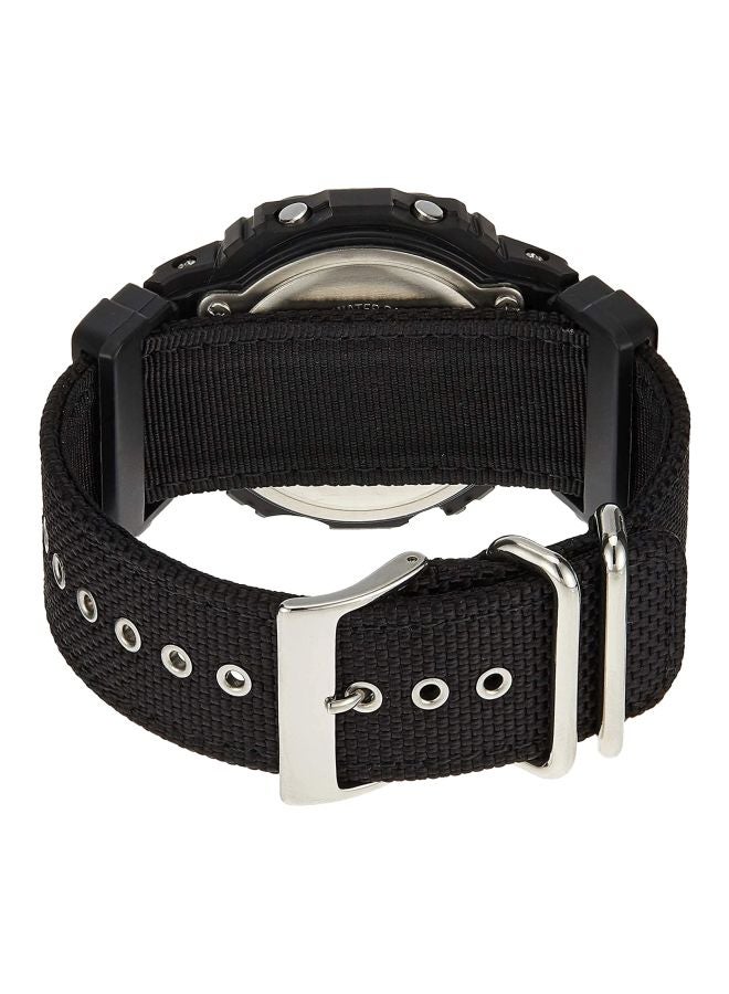 جي شوك ساعة يد رقمية مقاومة للماء طراز DW-5600BBN-1DR للرجال - Image 2