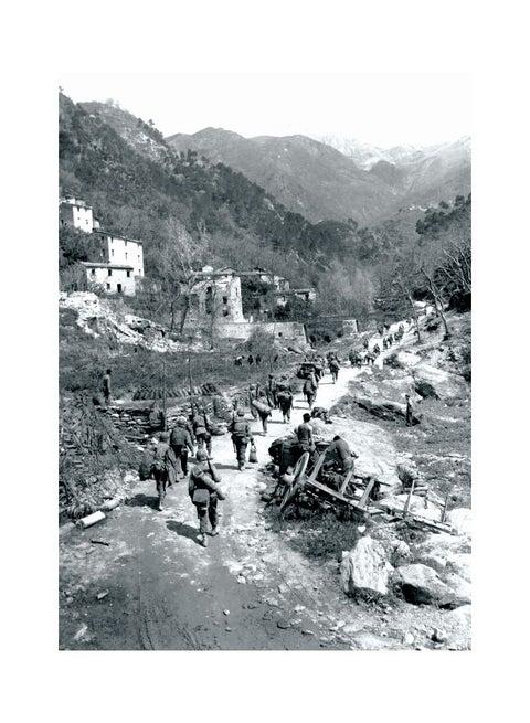 370th Infantry Marching In Prato Italy Themed Canvas Print Grey/White 50x70cm