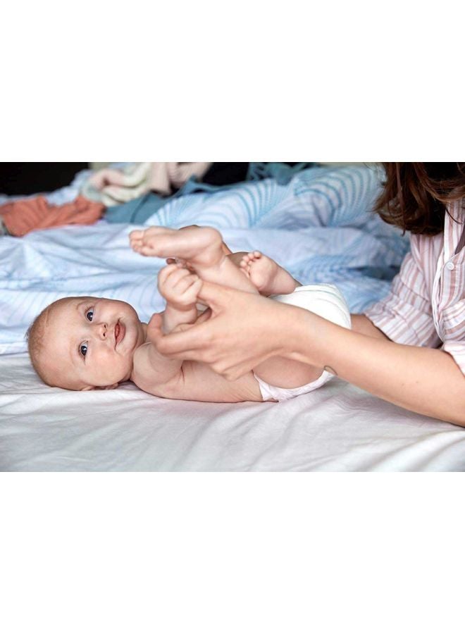 جونسون بودرة أطفال بالرائحة الكلاسيكية للبشرة الحساسة والناعمة أبيض 200 جرام - طراز 4976110000000 - Image 3