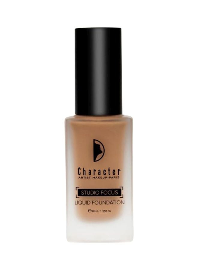 Character - Studio Focus Liquid Foundation Peppercorn - Image 1