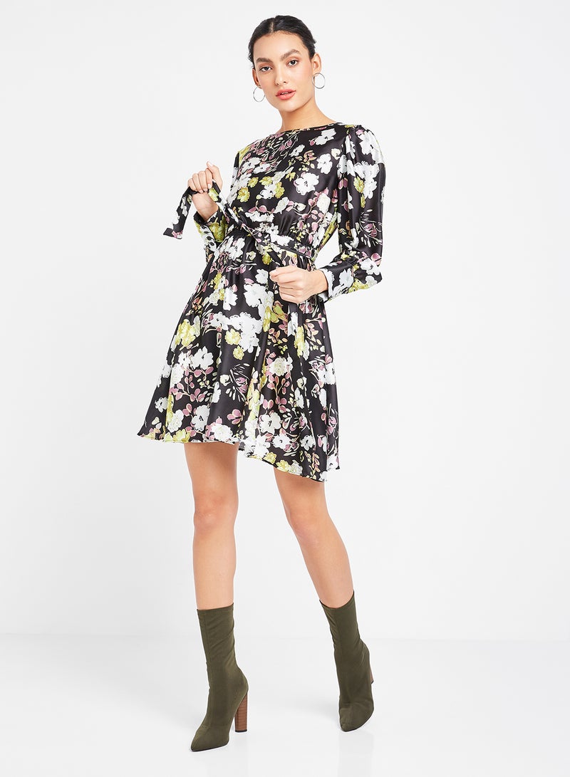 trendyol Floral Belted Dress Black/White/Pink  - Image 3