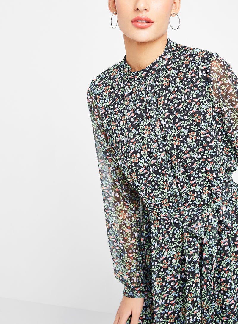 trendyol Ditsy Print Tie Waist Dress Black  - Image 4
