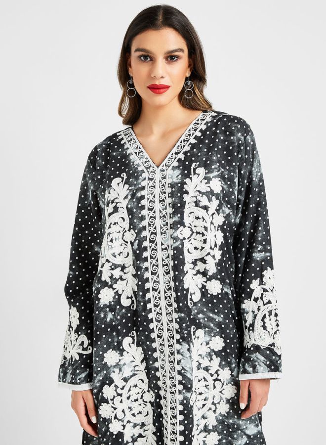 Bousni Embroidered Detail V-Neck Jalabiya Black/White - Image 3