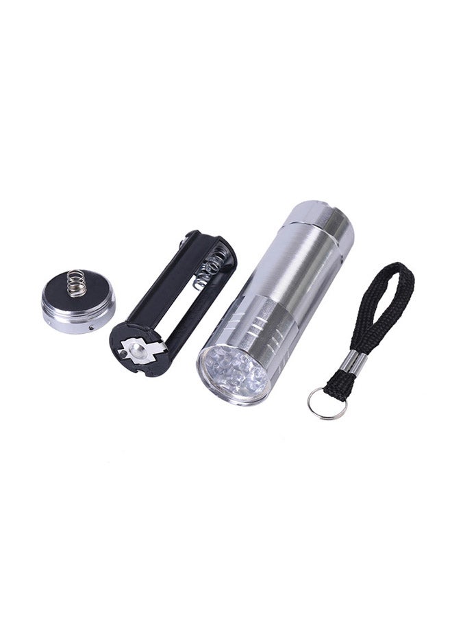 LAWAZIM 3-Piece LED Metallic Finish Flashlight Silver 7.5x8.5x2.5centimeter - Image 4