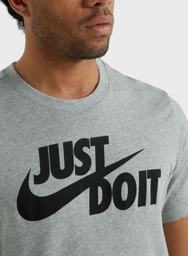 Nike NSW Just Do It Swoosh T-Shirt Grey/Black - Image 4